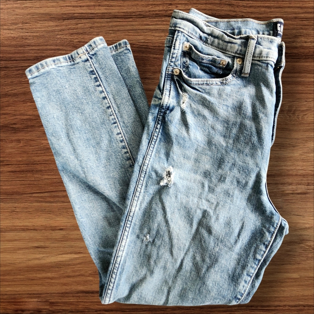 Gap High Rise Vintage Slim Distressed Light Wash Ankle Jeans. Sz. 10